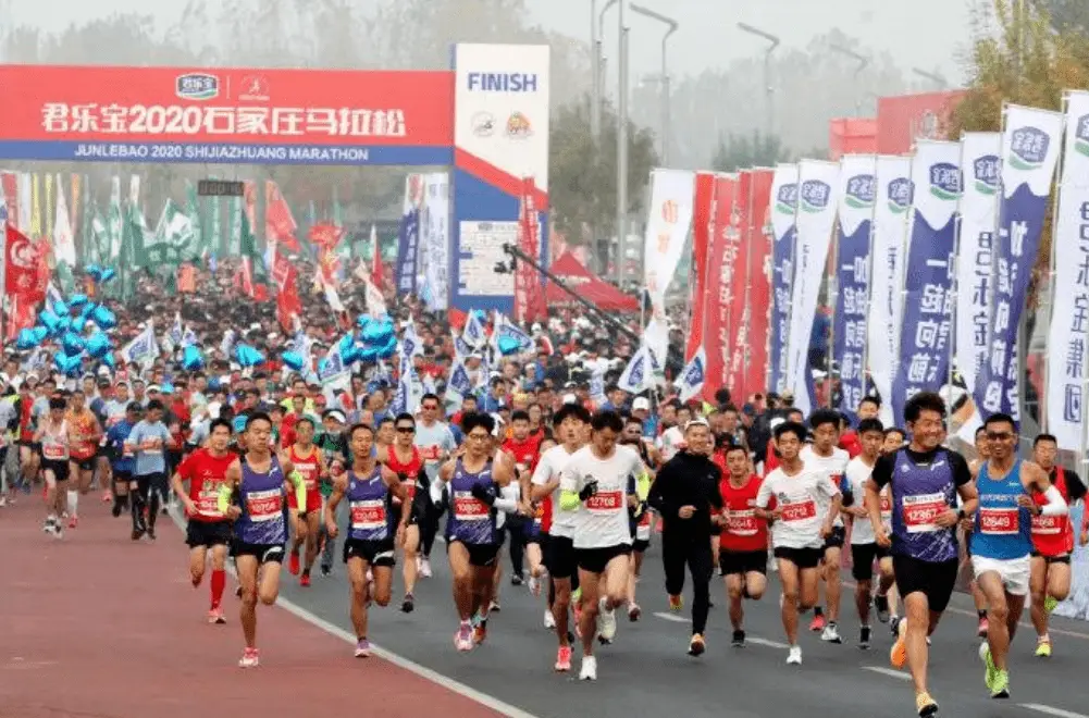 马拉松不等于4个十公里，它是一种极限运动marathon